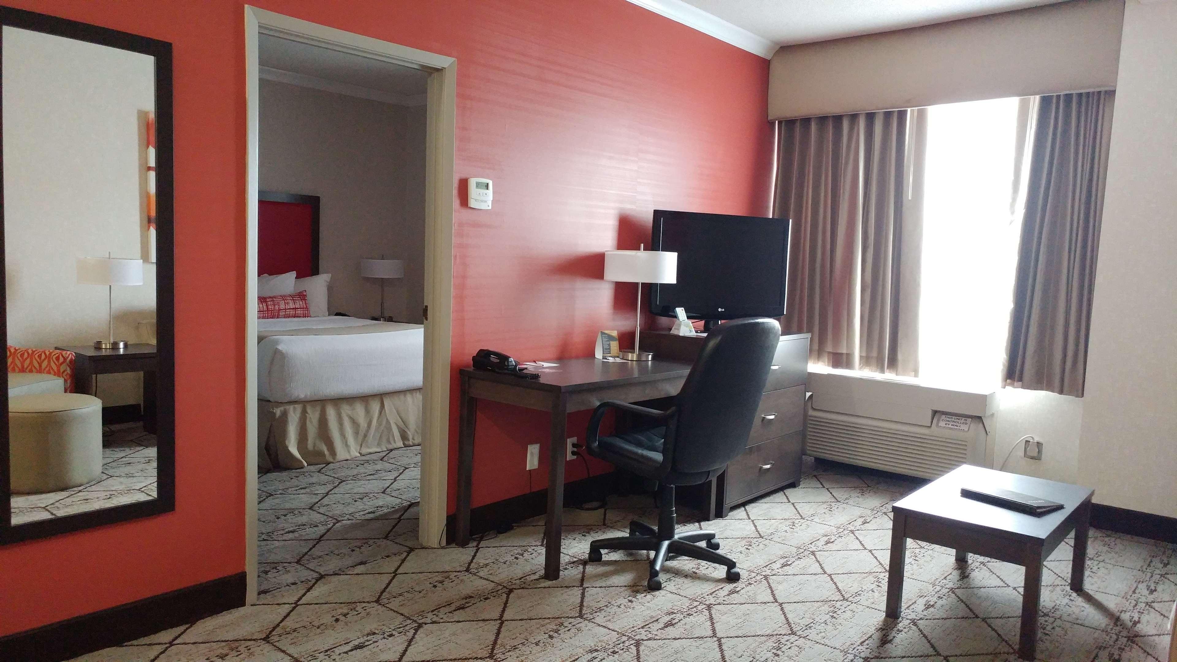 Best Western Plus Rose City Suites Welland Bagian luar foto